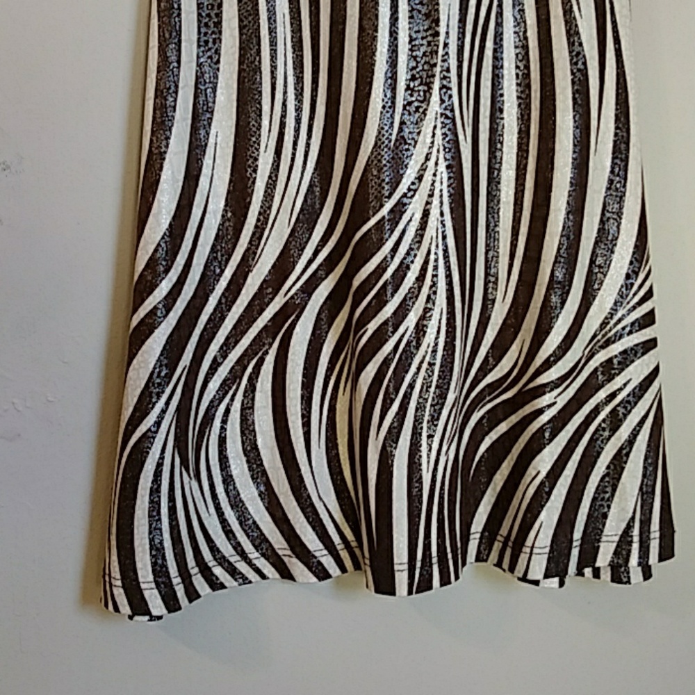Dress - Picture 3 of 5